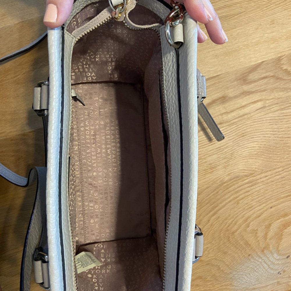 Bay Street Small Camryn Handbag - Picture 5 of 6